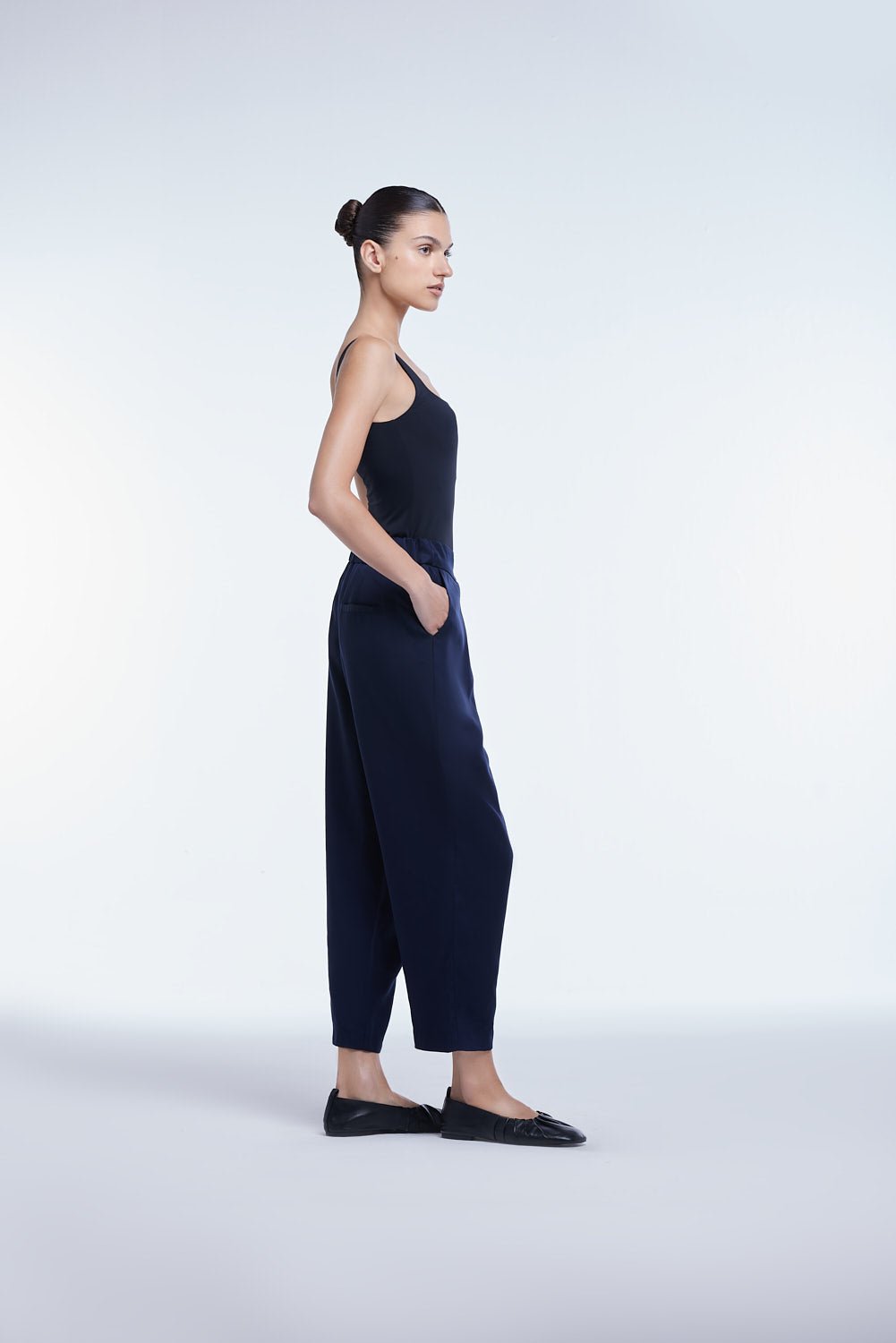 Tencel Mid - Rise Tapered Pants - dāl the label - Navy Blue